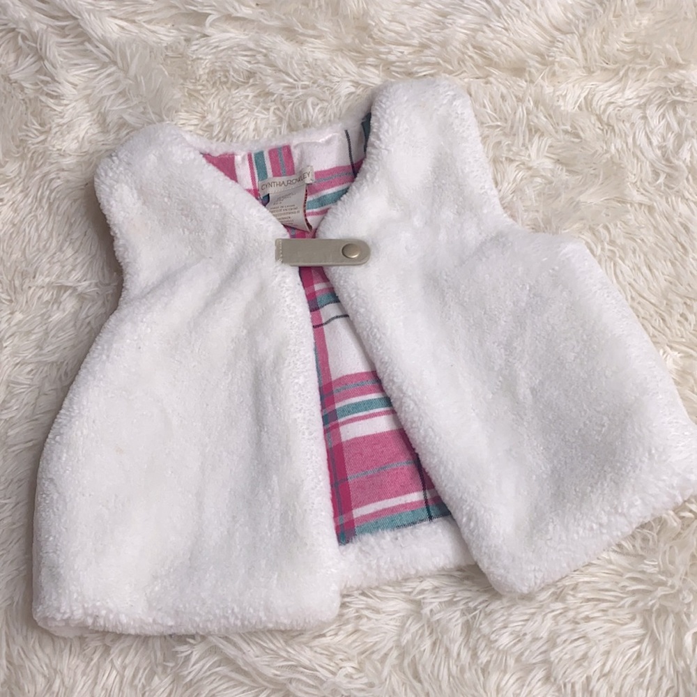 Cynthia Rowley White Sherpa Vest Girl’s Size Small 5/6